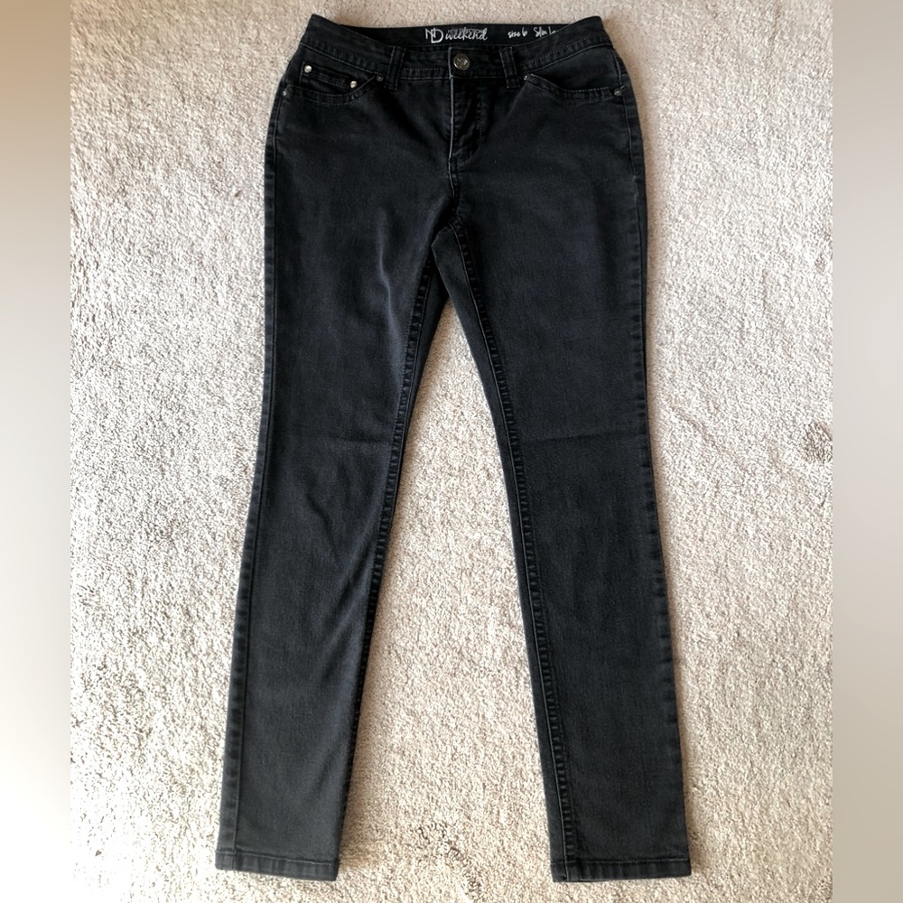 L/N Black Denim Skinny Jeans Size 6 Slim Leg